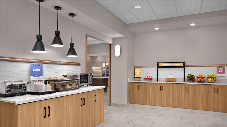 <b>Hampton Inn Crossville Restaurant</b>. Images powered by <a href="https://iceportal.shijigroup.com/" title="IcePortal" target="_blank">IcePortal</a>.
