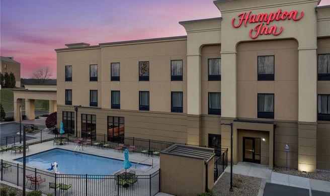 Hampton Inn Crossville Exterior