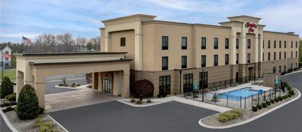Hampton Inn Crossville Exterior