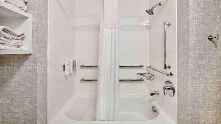 Hampton Inn Cortland Room