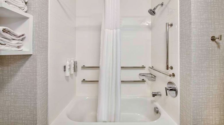 <b>Hampton Inn Cortland Room</b>. Images powered by <a href="https://iceportal.shijigroup.com/" title="IcePortal" target="_blank">IcePortal</a>.