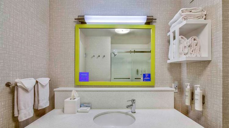 Hampton Inn Cortland Room