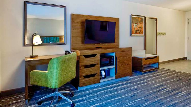 Hampton Inn Cortland Room