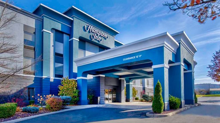 Hampton Inn Cortland Exterior