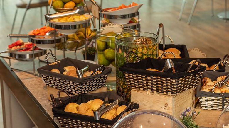 <b>Hampton by Hilton - Cartagena Restaurant</b>. Images powered by <a href="https://iceportal.shijigroup.com/" title="IcePortal" target="_blank">IcePortal</a>.