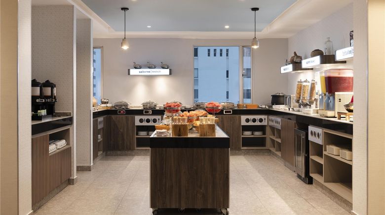 <b>Hampton by Hilton - Cartagena Restaurant</b>. Images powered by <a href="https://iceportal.shijigroup.com/" title="IcePortal" target="_blank">IcePortal</a>.
