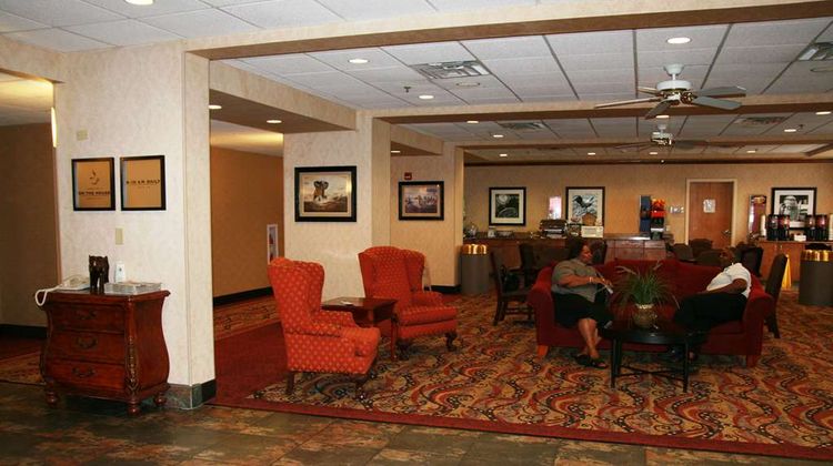 Hampton Inn Canton Lobby