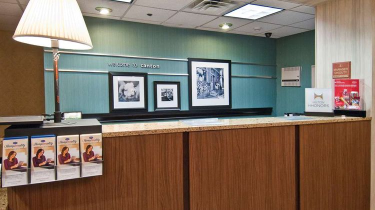 Hampton Inn Canton Lobby