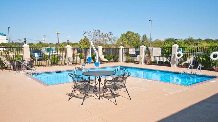Hampton Inn Canton Pool