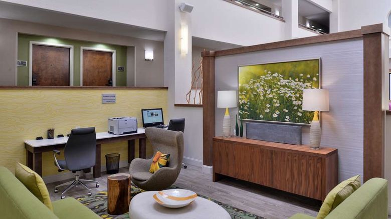<b>Hampton Inn Cartersville Lobby</b>. Images powered by <a href="https://iceportal.shijigroup.com/" title="IcePortal" target="_blank">IcePortal</a>.