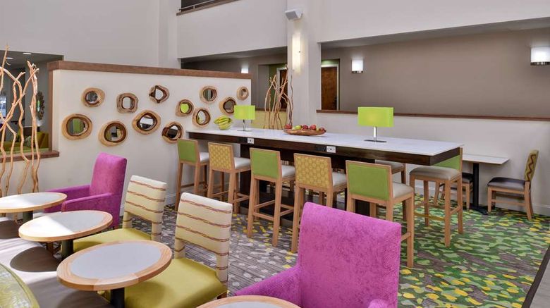 <b>Hampton Inn Cartersville Restaurant</b>. Images powered by <a href="https://iceportal.shijigroup.com/" title="IcePortal" target="_blank">IcePortal</a>.