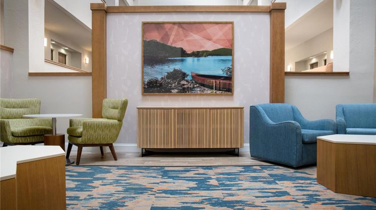 Hampton Inn Cartersville Lobby
