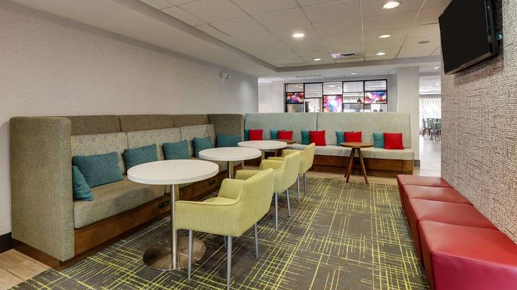Hampton Inn Cumming Lobby