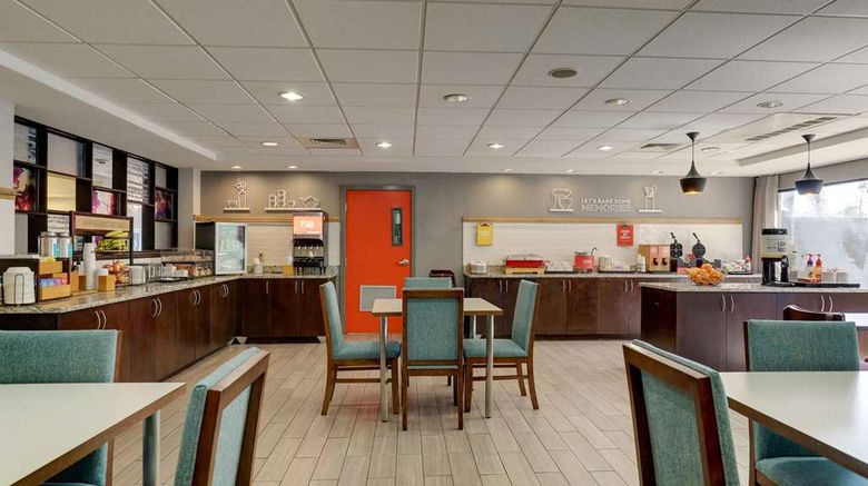 <b>Hampton Inn Cumming Restaurant</b>. Images powered by <a href="https://iceportal.shijigroup.com/" title="IcePortal" target="_blank">IcePortal</a>.