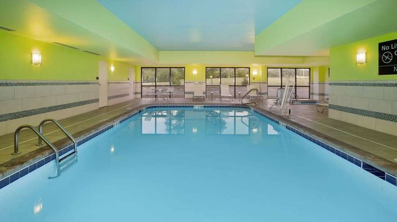 <b>Hampton Inn Fairfield Pool</b>. Images powered by <a href="https://iceportal.shijigroup.com/" title="IcePortal" target="_blank">IcePortal</a>.