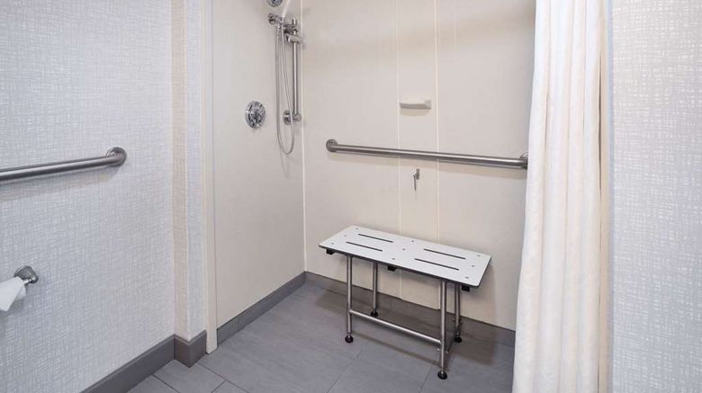 <b>Hampton Inn Fairfield Room</b>. Images powered by <a href="https://iceportal.shijigroup.com/" title="IcePortal" target="_blank">IcePortal</a>.