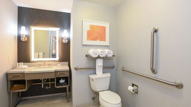 <b>Homewood Stes by Hilton Cincinnati Apt S Room</b>. Images powered by <a href="https://iceportal.shijigroup.com/" title="IcePortal" target="_blank">IcePortal</a>.