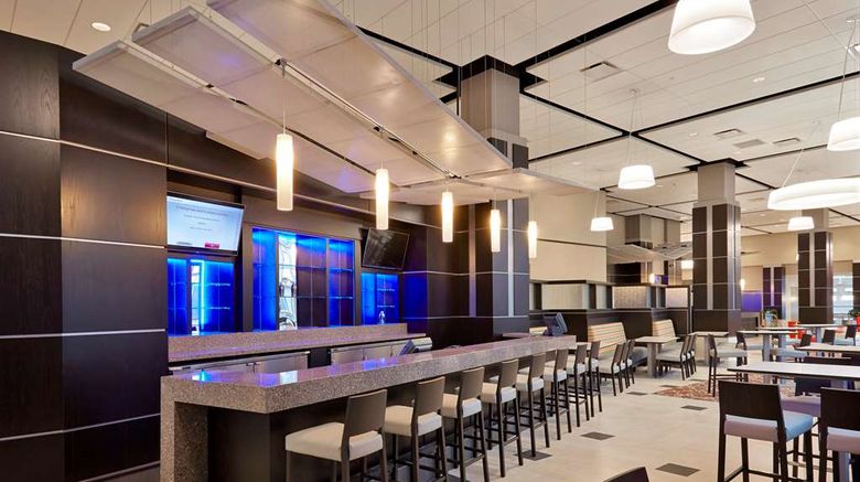 <b>DoubleTree by Hilton Hotel Lawrenceburg Restaurant</b>. Images powered by <a href="https://iceportal.shijigroup.com/" title="IcePortal" target="_blank">IcePortal</a>.