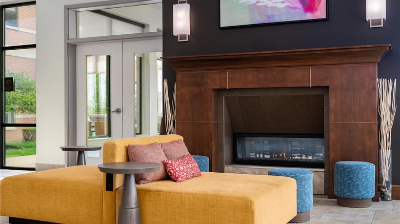 <b>Hilton Garden Inn West Chester Lobby</b>. Images powered by <a href="https://iceportal.shijigroup.com/" title="IcePortal" target="_blank">IcePortal</a>.