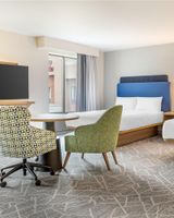 Hampton Inn & Suites Uptown-University