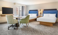 Hampton Inn & Suites Uptown-University