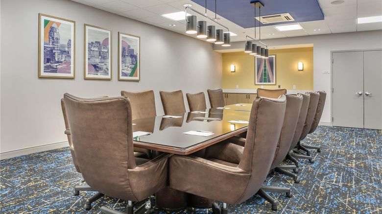 <b>Hampton Inn & Suites Uptown-University Meeting</b>. Images powered by <a href="https://iceportal.shijigroup.com/" title="IcePortal" target="_blank">IcePortal</a>.