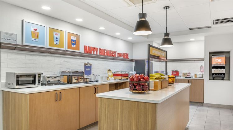 Hampton Inn & Suites Uptown-University Restaurant