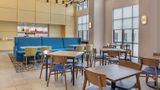 <b>Hampton Inn & Suites Uptown-University Lobby</b>. Images powered by <a href="https://iceportal.shijigroup.com/" title="IcePortal" target="_blank">IcePortal</a>.