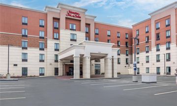 Hampton Inn & Suites Uptown-University
