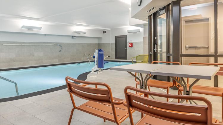 Hampton Inn & Suites Uptown-University Pool