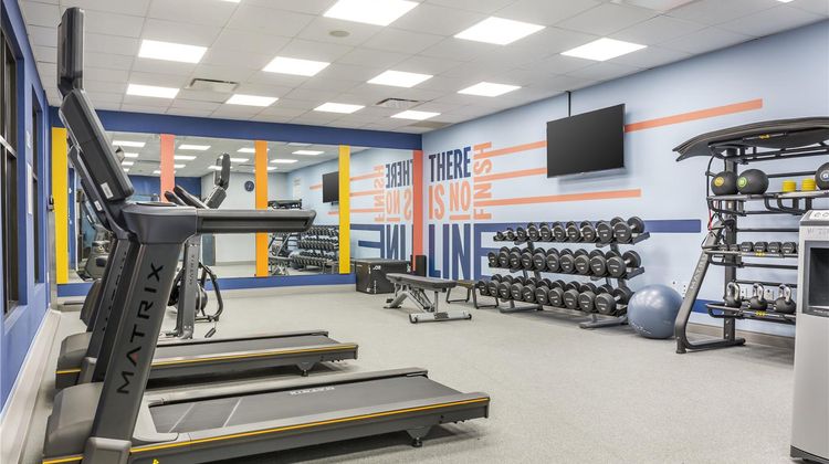 Hampton Inn & Suites Uptown-University Health