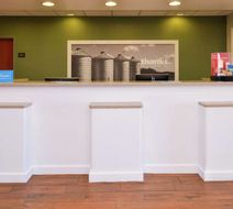 Hampton Inn & Suites Wilmington Lobby