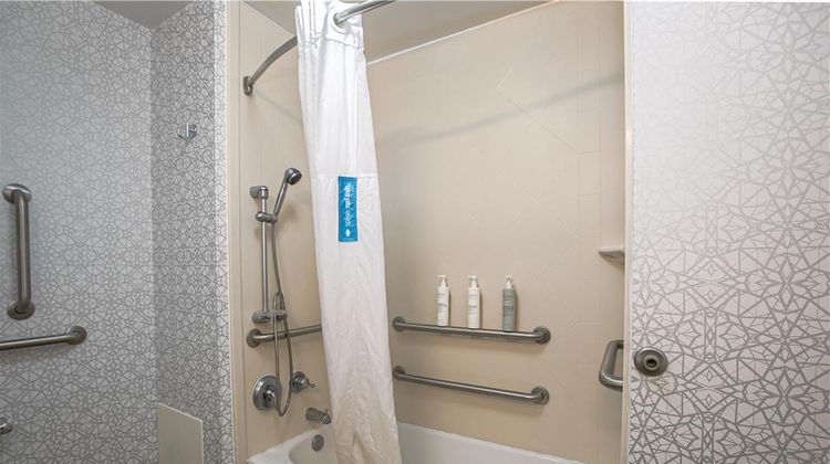 Hampton Inn & Suites Wilder Room