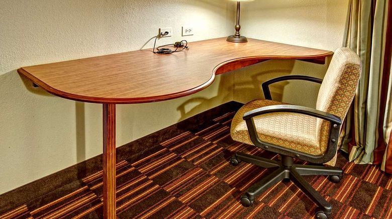 <b>Hampton Inn Cleveland Room</b>. Images powered by <a href="https://iceportal.shijigroup.com/" title="IcePortal" target="_blank">IcePortal</a>.