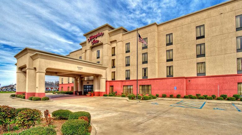 <b>Hampton Inn Cleveland Exterior</b>. Images powered by <a href="https://iceportal.shijigroup.com/" title="IcePortal" target="_blank">IcePortal</a>.