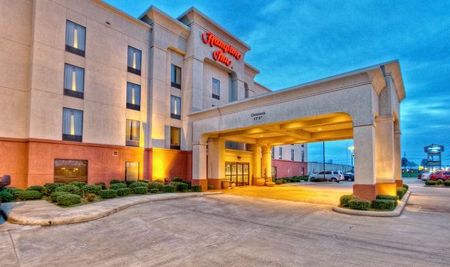 Hampton Inn Cleveland Exterior