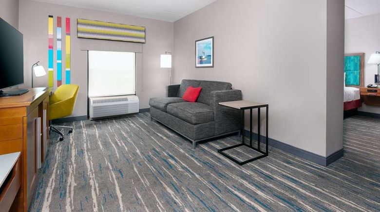 <b>Hampton Inn Coventry-Warwick Area Room</b>. Images powered by <a href="https://iceportal.shijigroup.com/" title="IcePortal" target="_blank">IcePortal</a>.