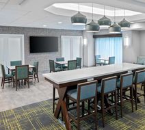 Hampton Inn Coventry-Warwick Area Lobby