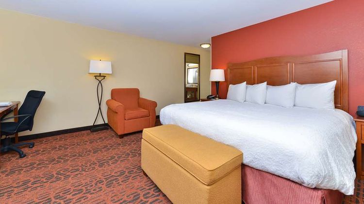 Hampton Inn - Clinton Room