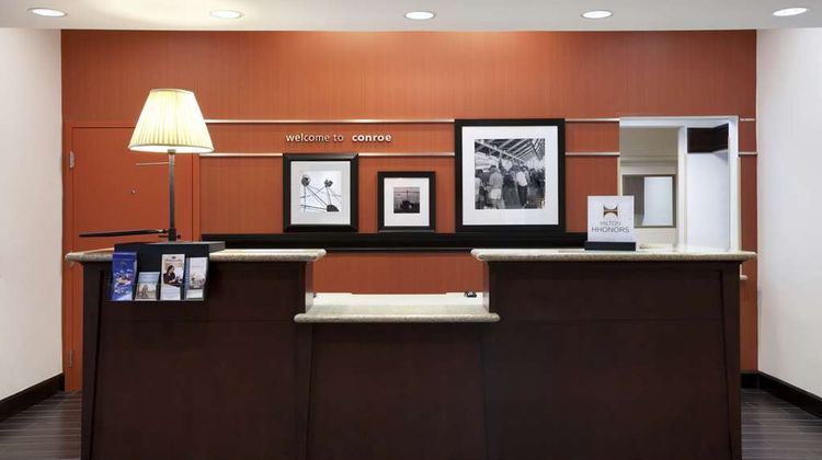 Hampton Inn & Suites Conroe Lobby