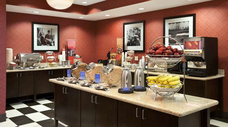 <b>Hampton Inn & Suites Conroe Restaurant</b>. Images powered by <a href="https://iceportal.shijigroup.com/" title="IcePortal" target="_blank">IcePortal</a>.