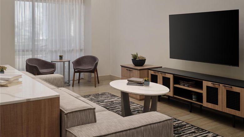 <b>Homewood Suites by Hilton Lobby</b>. Images powered by <a href="https://iceportal.shijigroup.com/" title="IcePortal" target="_blank">IcePortal</a>.
