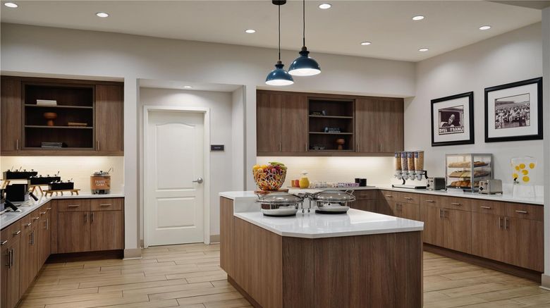 <b>Homewood Suites by Hilton Restaurant</b>. Images powered by <a href="https://iceportal.shijigroup.com/" title="IcePortal" target="_blank">IcePortal</a>.