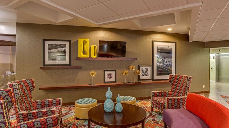 <b>Hampton Inn Daytona Speedway-Airport Lobby</b>. Images powered by <a href="https://iceportal.shijigroup.com/" title="IcePortal" target="_blank">IcePortal</a>.