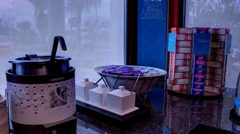 <b>Hampton Inn Daytona Speedway-Airport Restaurant</b>. Images powered by <a href="https://iceportal.shijigroup.com/" title="IcePortal" target="_blank">IcePortal</a>.