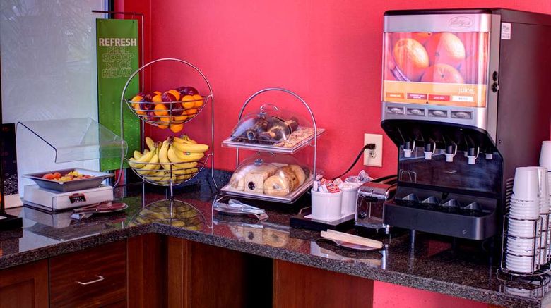 <b>Hampton Inn Daytona Speedway-Airport Restaurant</b>. Images powered by <a href="https://iceportal.shijigroup.com/" title="IcePortal" target="_blank">IcePortal</a>.