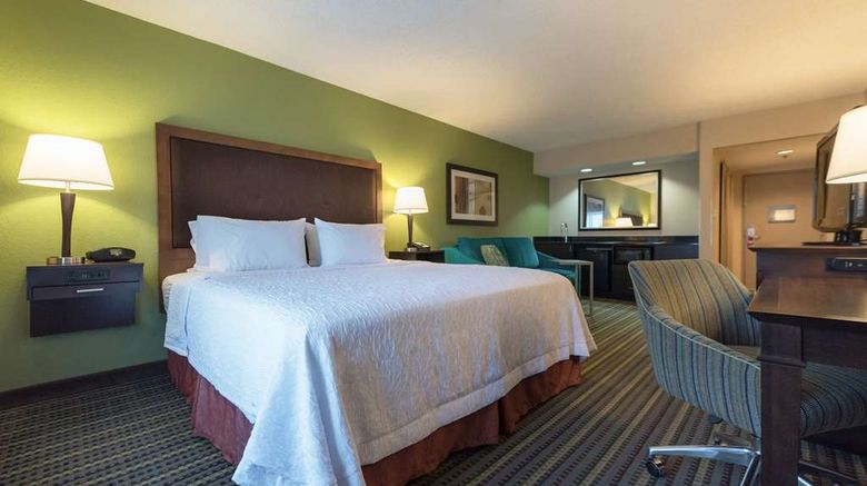 <b>Hampton Inn Brooksville-Dade City Room</b>. Images powered by <a href="https://iceportal.shijigroup.com/" title="IcePortal" target="_blank">IcePortal</a>.