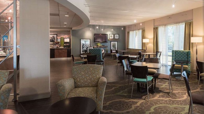 <b>Hampton Inn Brooksville-Dade City Lobby</b>. Images powered by <a href="https://iceportal.shijigroup.com/" title="IcePortal" target="_blank">IcePortal</a>.