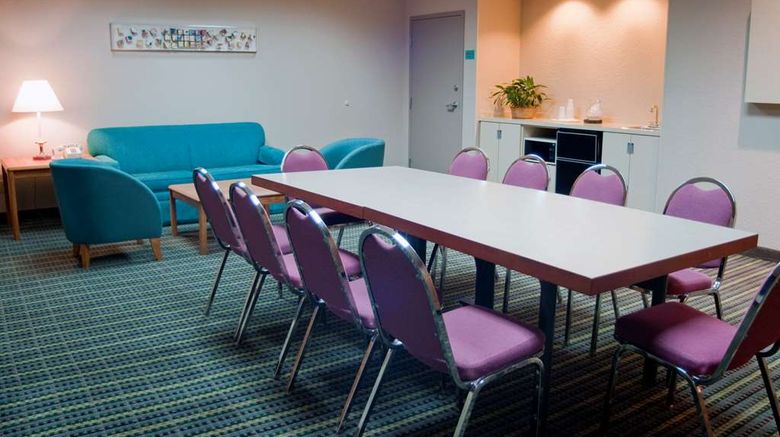 <b>Hampton Inn Brooksville-Dade City Meeting</b>. Images powered by <a href="https://iceportal.shijigroup.com/" title="IcePortal" target="_blank">IcePortal</a>.
