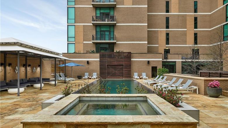 <b>The Highland Dallas, Curio Collection Pool</b>. Images powered by <a href="https://iceportal.shijigroup.com/" title="IcePortal" target="_blank">IcePortal</a>.